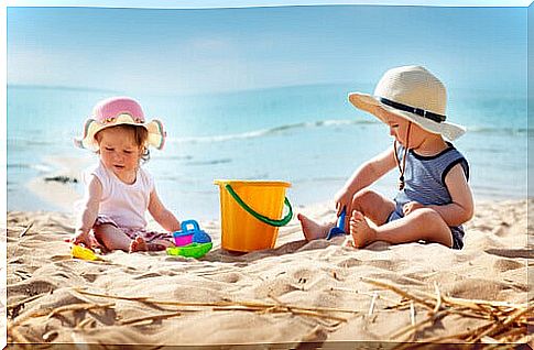 7 tips for a child’s first beach visit