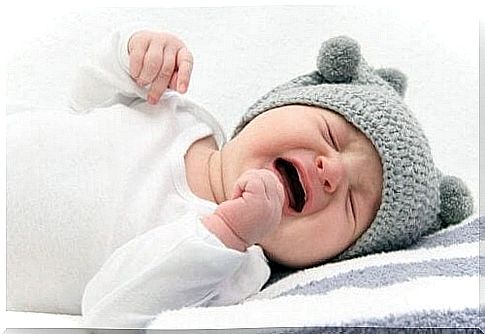 The fact that a baby cries at night may be because it is difficult for him to give up his uterine habits