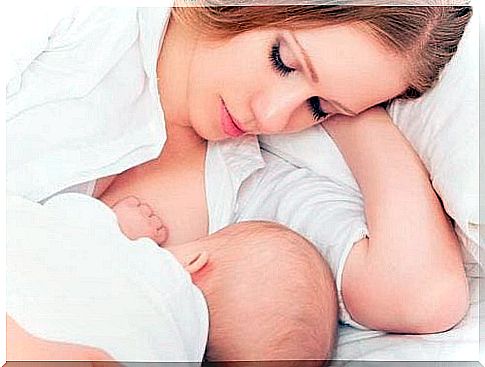 Breastfeeding Mothers' Diet: What to Eat During Breastfeeding?