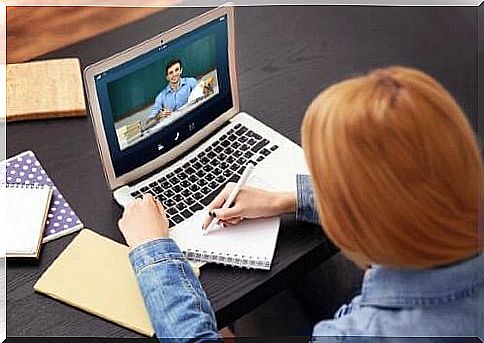 Distance learning: Pros and cons of e-learning