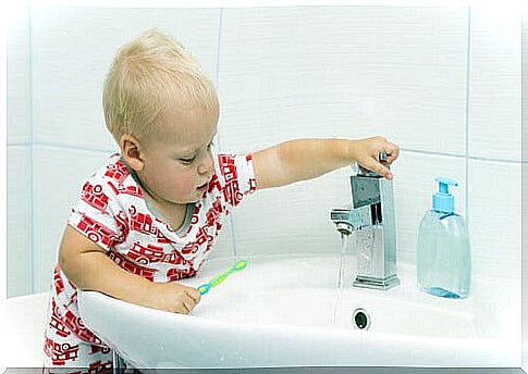 Good personal hygiene is worth learning from childhood