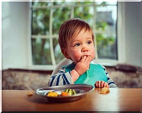 What is child-friendly finger feeding?