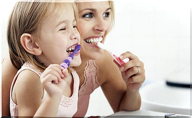 How to care for a child's deciduous teeth?