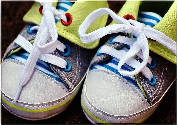 How to choose suitable shoes for a child?