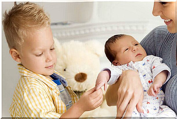 How to prepare the children of the family for the arrival of a new baby?