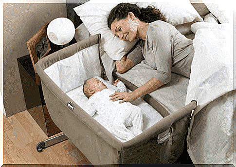 In the side crib, the baby sleeps close to the parents, but in their own space