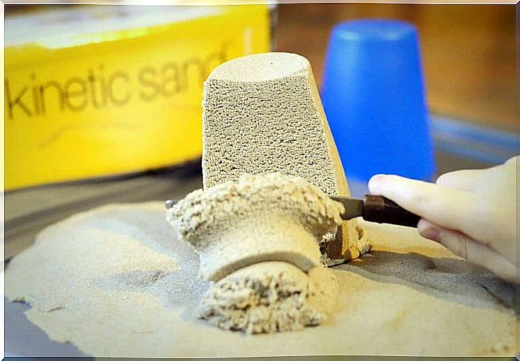 Magic sand is also easily finished at home